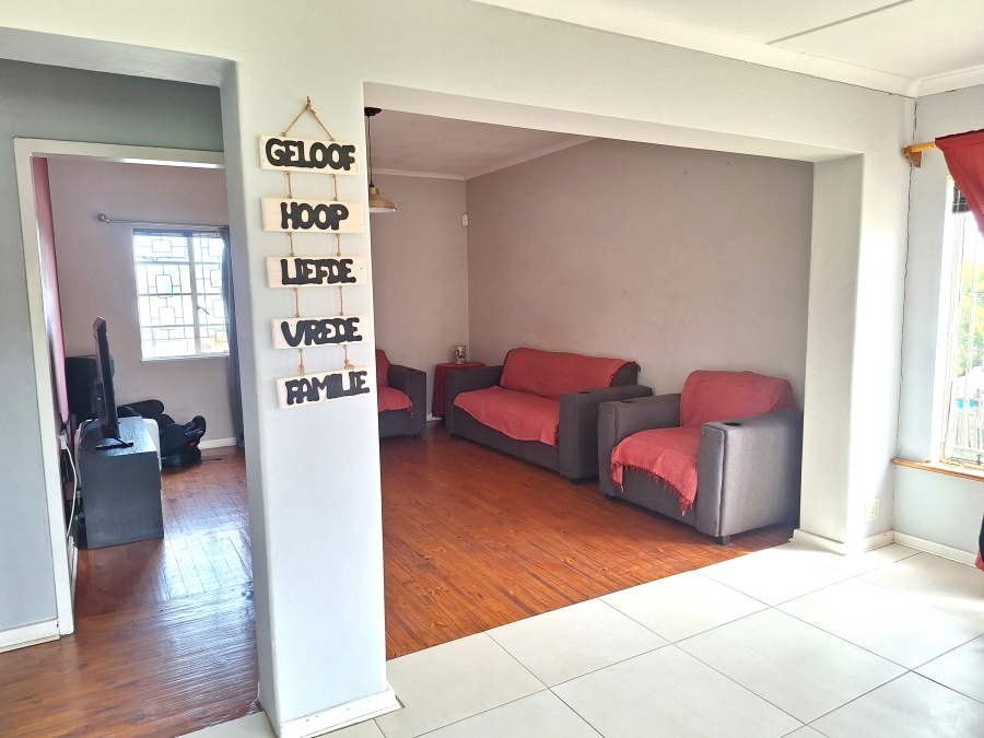 4 Bedroom Property for Sale in Van Riebeeck Hoogte Eastern Cape